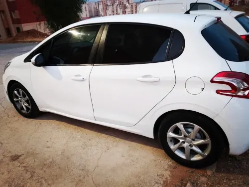 Peugeot 208 2014 Allure