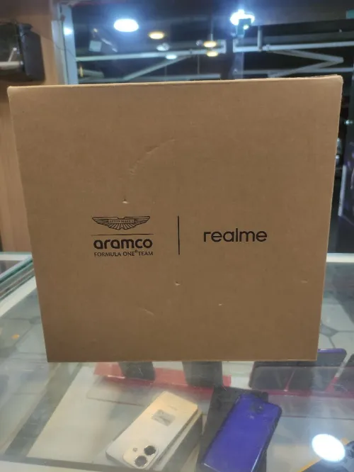 REALME Aston Martin 512 GB