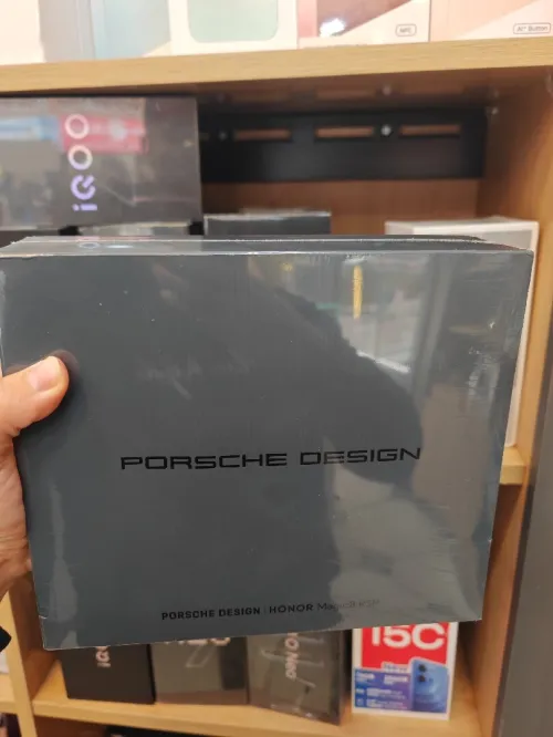 HONOR Magic 8 RSR Porsche Design