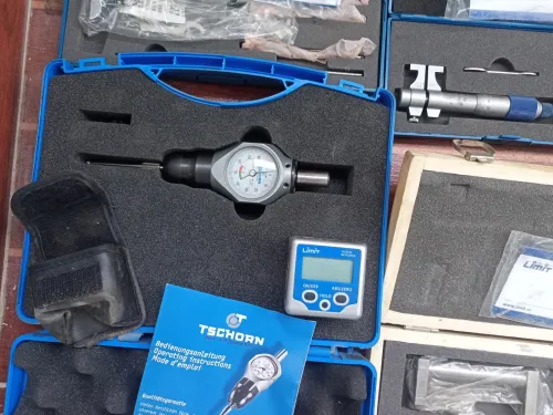 Vent un Lot d'outillage professionnel tour fraiseuse ادوات الخراطة، تور