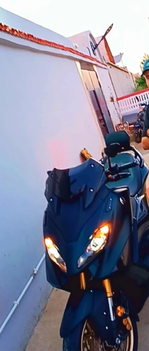Yamaha Tmax 2023