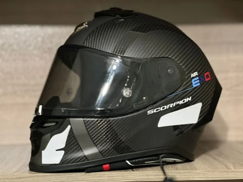 Casque scorpion carbon tai S yalbs M plus blutout cardou +baf jbl