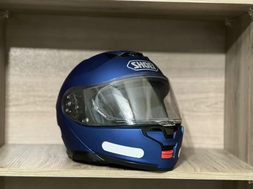 Casque shoei tai M plus blutoot cardou +baf Jbl