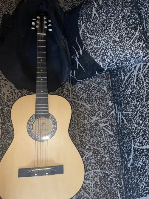 Guitare en très bon état 