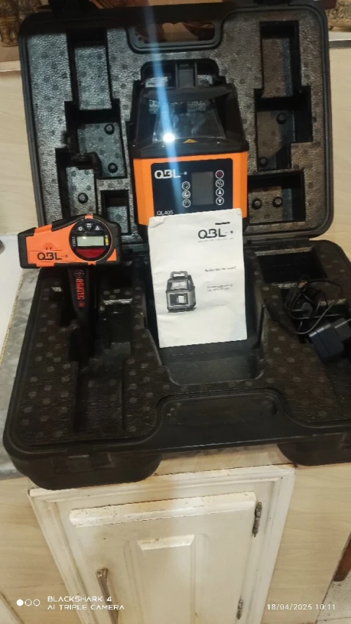 Niveau laser rotatif QBL allemands double pente 500 m avec trépied règle et mire neuf 