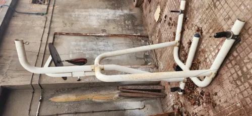 multigym,  sac de frappe,  vélo d'appartement