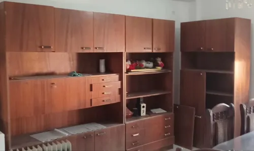 Vente 2 tables en bois et une bibliothèque 