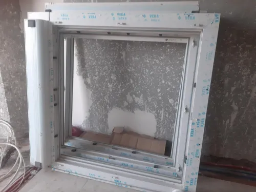 FENETRES ET PORTE FENETRE AVEC LEUR RIDAUX EN PVC