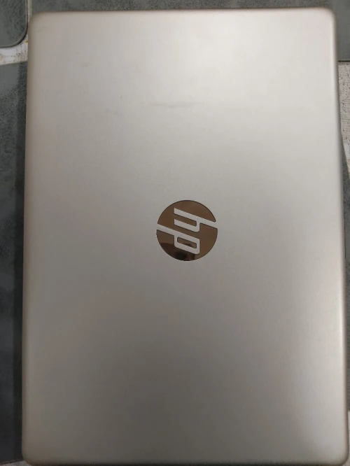 HP laptop / I5 10éme / 8Go / 256 SSD / 14"
