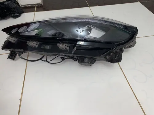 فار MG5 2025 يسار اصلي LED-projector