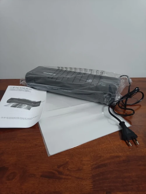 Plastifieuse A4, آلة التغليف الحرارية