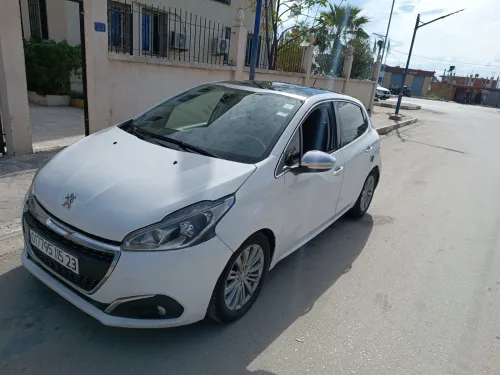 Peugeot 208 2015 