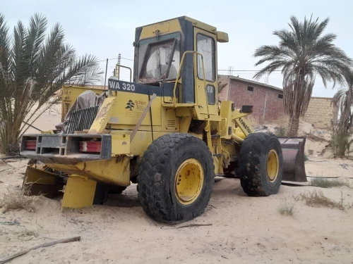 Komatsu 320 