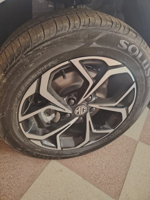 MG MG5 2025 