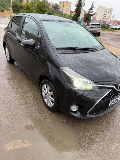 Toyota Yaris 2017 Red Edition