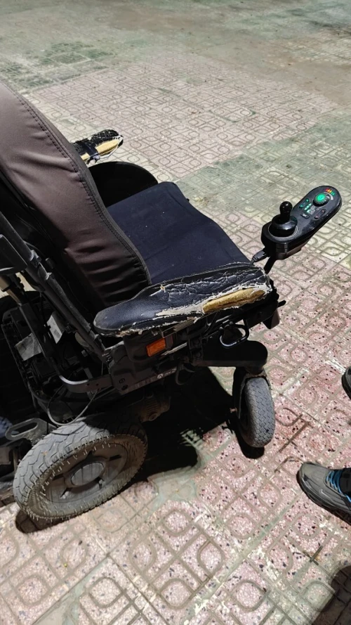 chaise roulante كرسي متحرك invacare Avivaa 