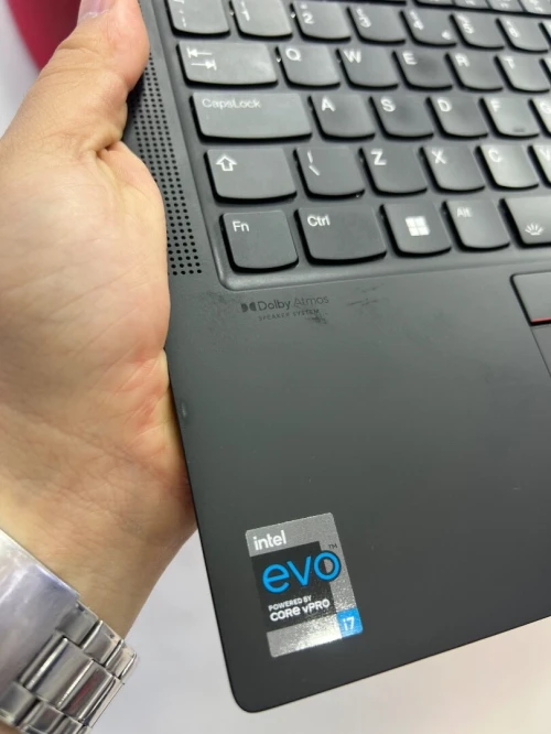 LENOVO THINKPAD X1 carbon I7 11em RAM 16gb nvme 512gb intel iris