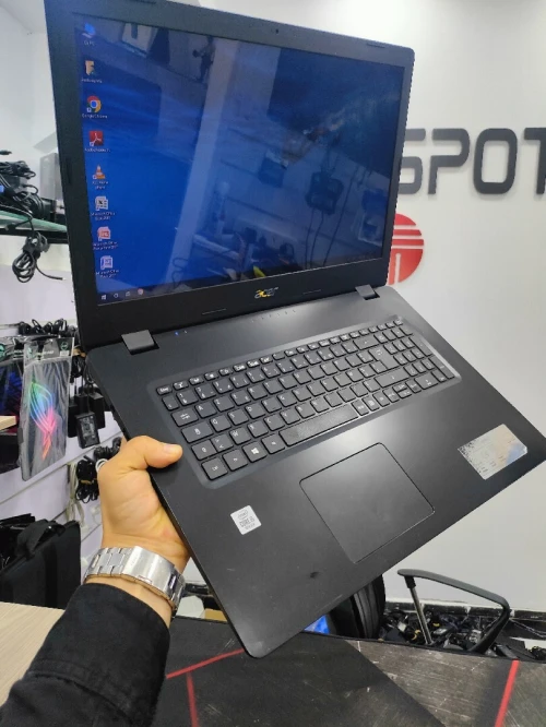 Acer Aspire 3 i5 10em 8gb ssd 128+HDD1tb 