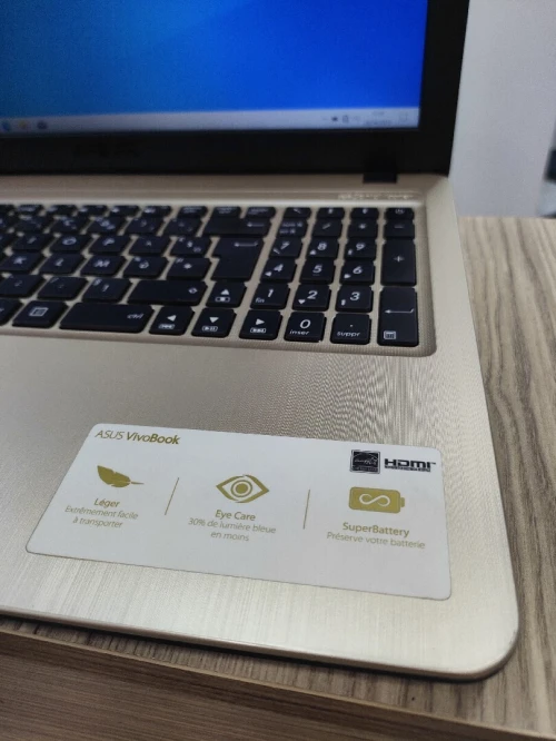 Asus vivobook i5 7em 8gb ssd256 NVIDIA 920