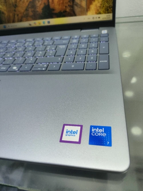 DELL INSPIRON CORE 7 150u ram 16gb nvme 1tb intel graphics 
