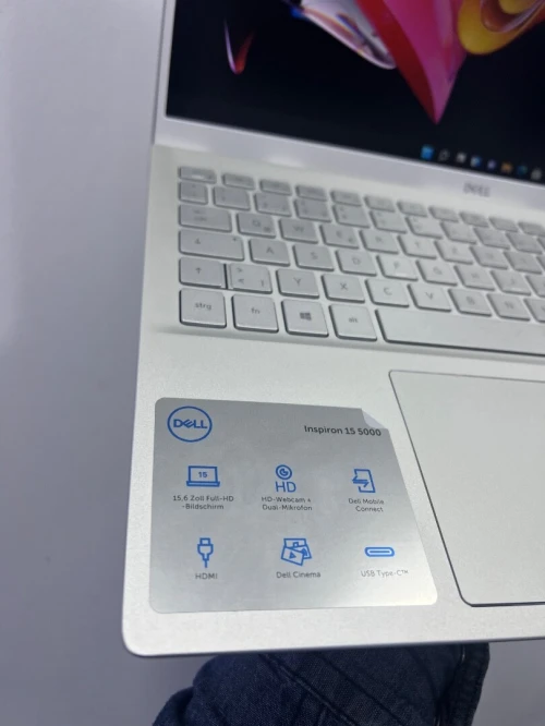 Dell inspiron 5000 ryzen 5 4500 RAM 8GB NVME 256GB AMD RADEON GRAPHICS