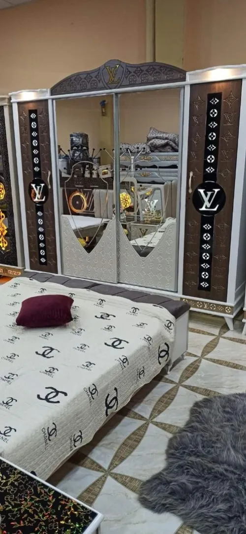 Chambre bois rouge luxe