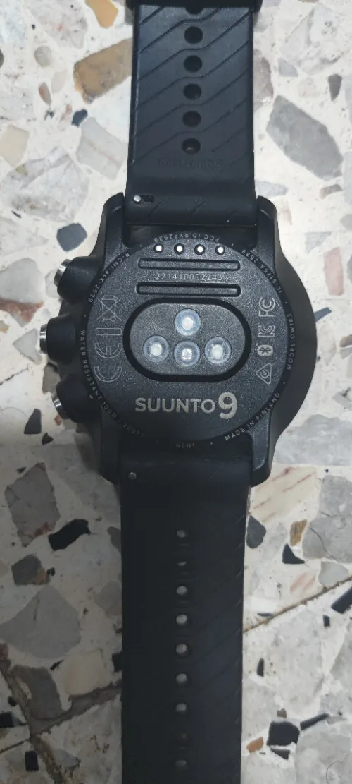 Suunto 9 GPS multisport originale + chargeur