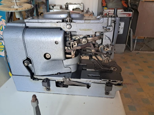 MACHINE A COUDRE