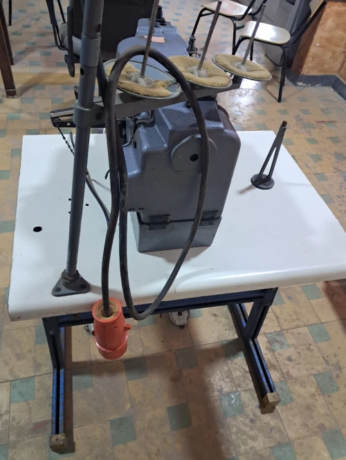 MACHINE A COUDRE