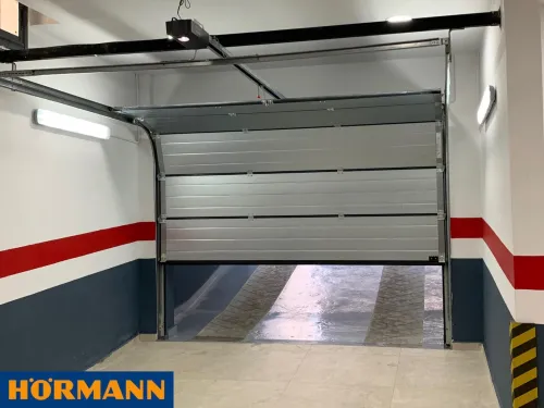 porte sectionnelle / rideau électrique / porte automatique 