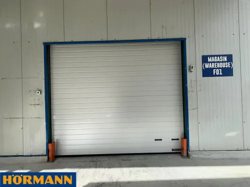 Equipement de quai / porte industrielle / Sas d'étanchéité / niveleur de quai  