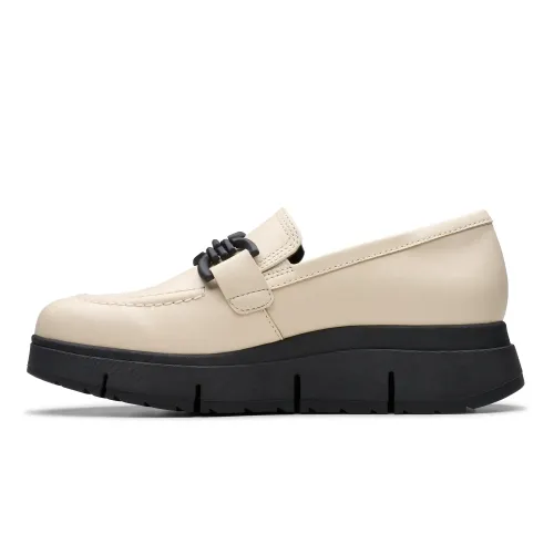 Clarks - Loriini Izzy Cream Leather