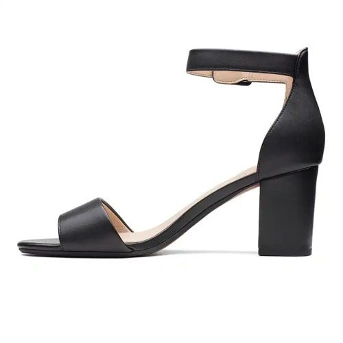 Clarks - Deva Mae Black Leather