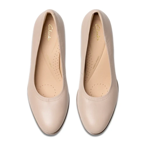 Clarks - Freva55 Court Sand Leather