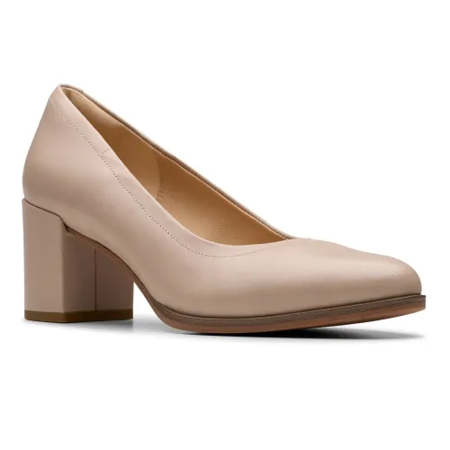 Clarks - Freva55 Court Sand Leather