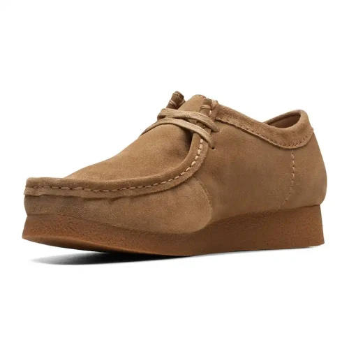 Clarks - Wallabeeevo Dark Sand Suede