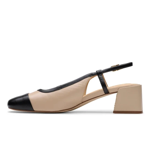 Clarks - Nyta45 Sling Sand Combi Lea