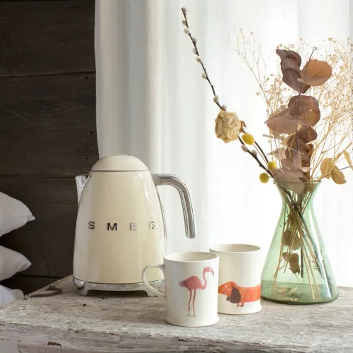 BOUILLOIRE SMEG 2400W BEIGE KLF03CREU