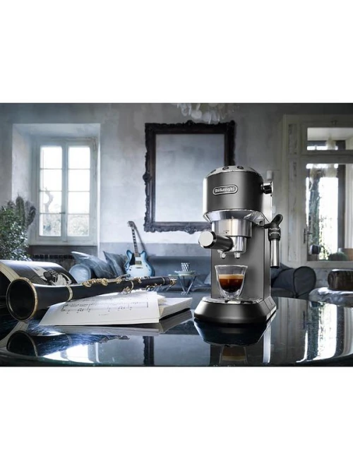 CAFETIERE A BRAS DELONGHI DEDICA noir EC685BK