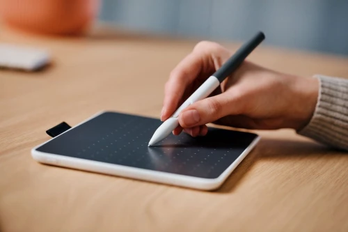 Wacom One CTC-6110 Tablette à stylet Personnalisez votre propre pack de tablettes à stylet