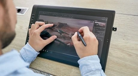 Wacom Mobile Studio Pro 16" Windows 10, Intel Core i7, 512GB SSD DTH-1621 DTHW1621HK0B