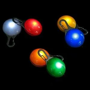 Collier lumineux LED pour chien (lot de 6) AJOXEL, lampe de sécurité LED pour animaux de compagnie, 3 modes de clignotement pour l'obscurité, 6 lumières et 6 piles de rechange