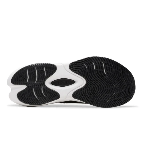 Clarks - Pace. Blk/White