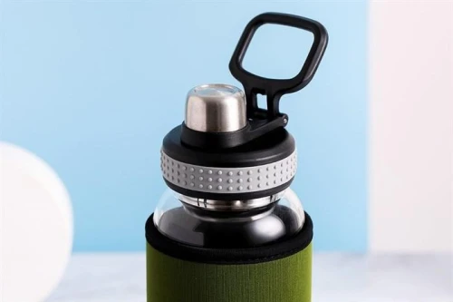 Gourde KASANOVA, bouteille d'eau en verre borosilicate hydraté de 550 ml avec pochette en néoprène, idéale pour les boissons froides et chaudes, écologique, réutilisable et étanche