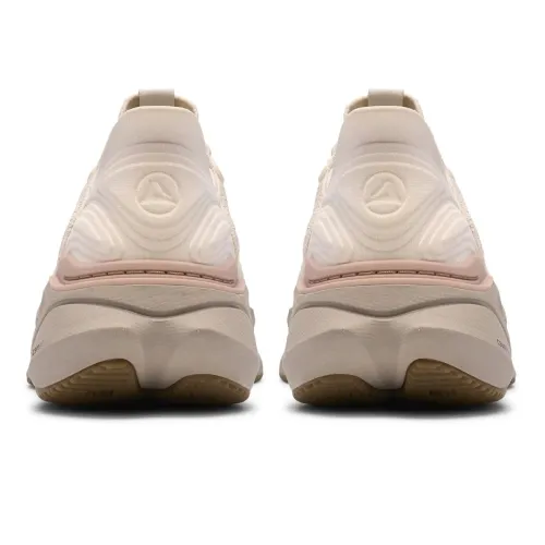 Clarks - Pace Rise. Light Sand