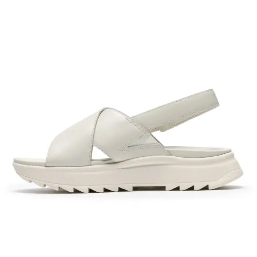 Clarks - DashLite Wish White Leather