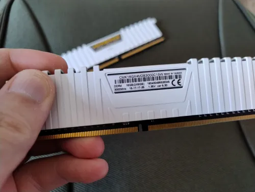 RAM Corsair Vengeance LPX 2*8 Go DDR 4