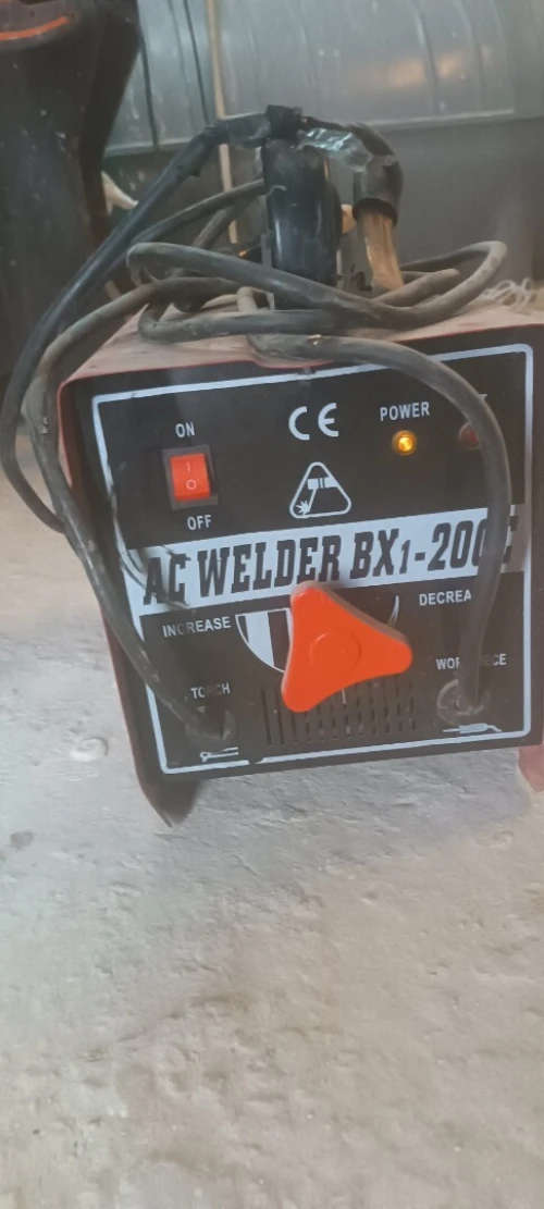 AC WELDER (modèle BX1-200E).