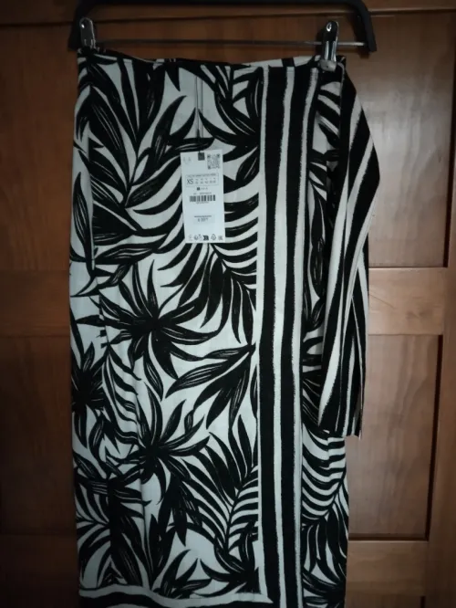 JUPE PORTEFEUILLE MARQUE ZARA