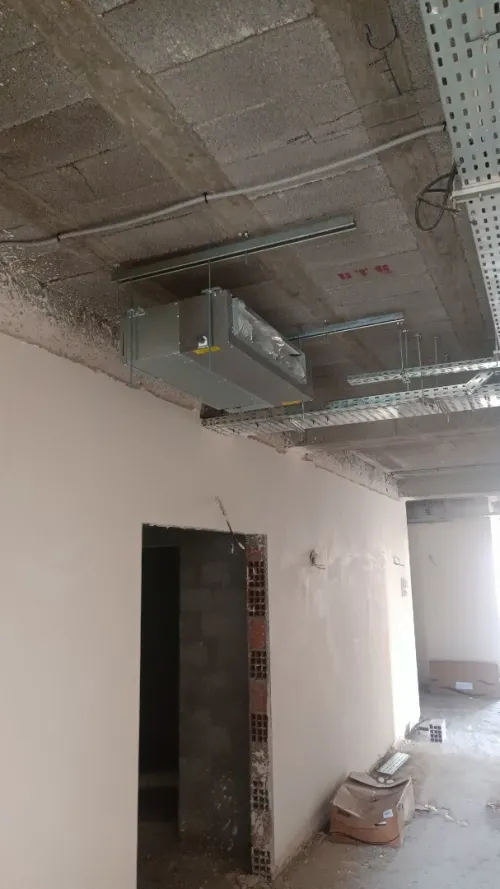 Installation et maintenance des équipements climatiseur et armoire de climatisation 